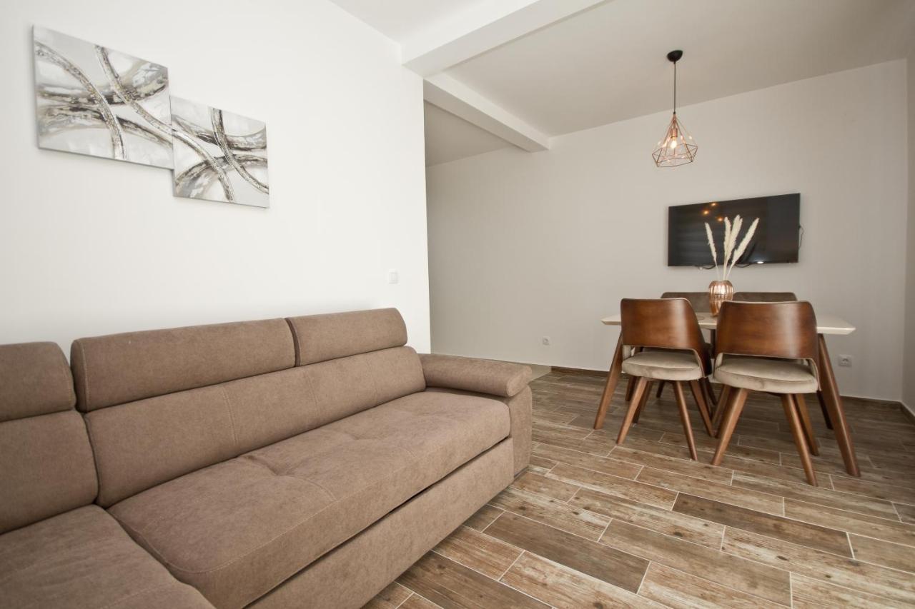 Igman Apartments Tivat Exterior photo